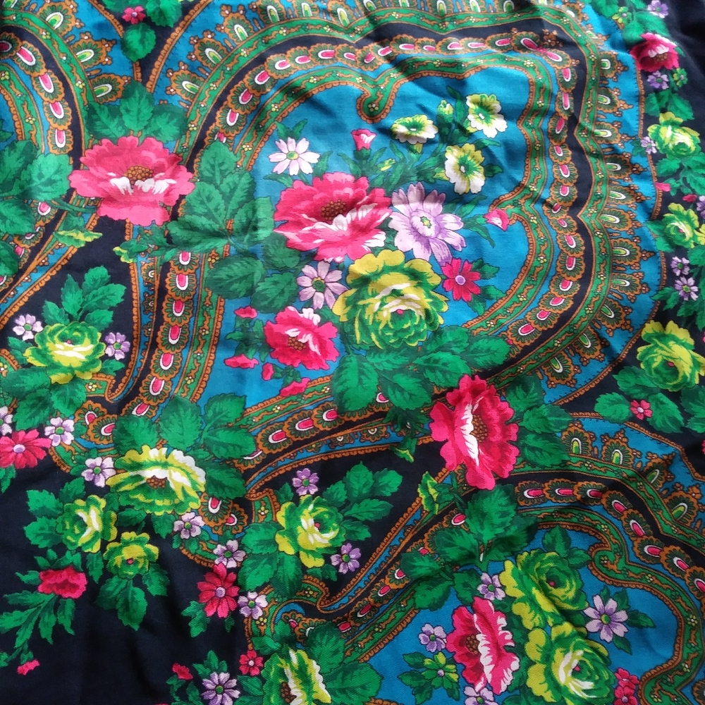 Phenomenal Russian Shawl Floral Paisley